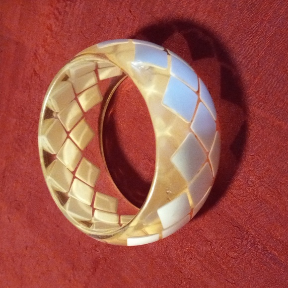 Two's company chunky lucite geometric patterns - Picture 3 of 4